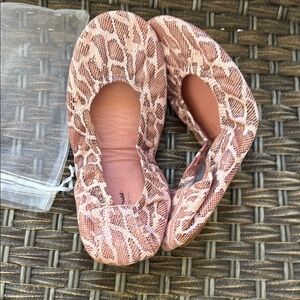 Elegant Pink Patterned Women's Flats